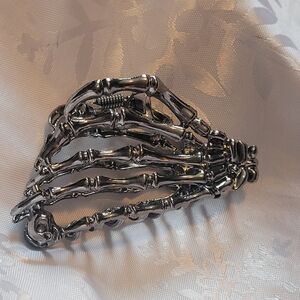 🔮NEW🔮 Silver Skeleton Hand Hair Clip